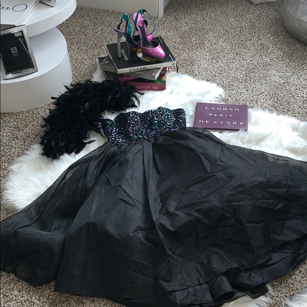 Sequin Multicolored With Boa - image 1